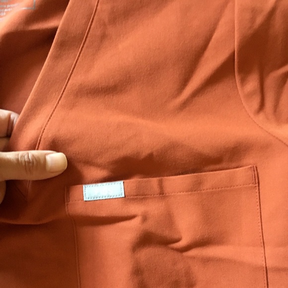 Figs Catarina Atlantic Fall Scrub top size small - Picture 3 of 5